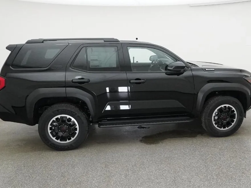 2025 Toyota 4Runner Off-Road 4WD TRD photo 1