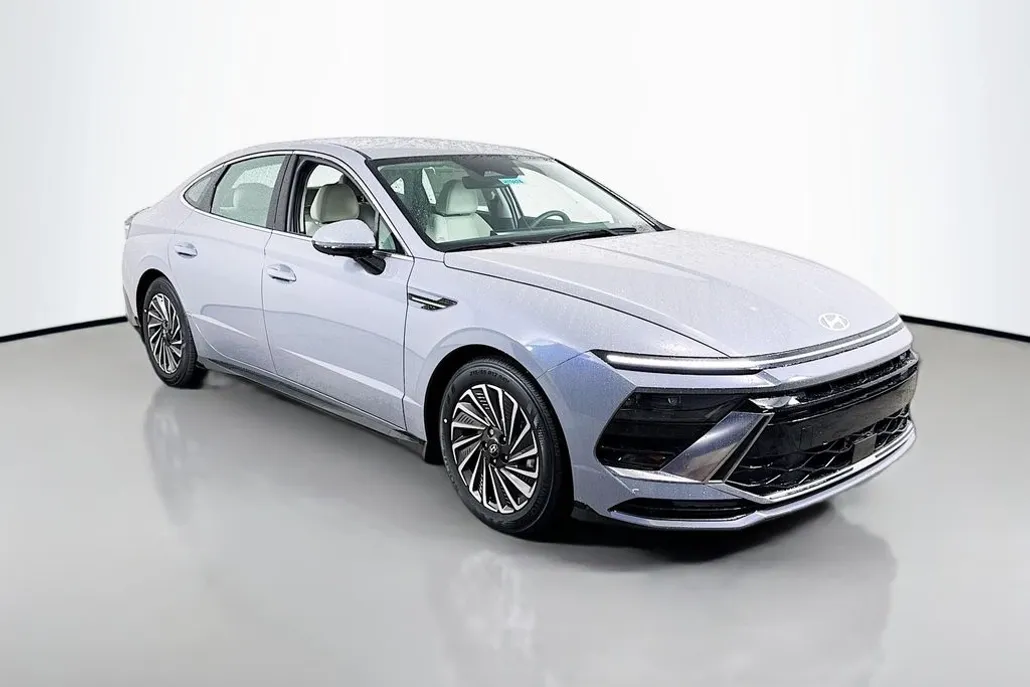 2025 Hyundai Sonata Hybrid SEL photo 1