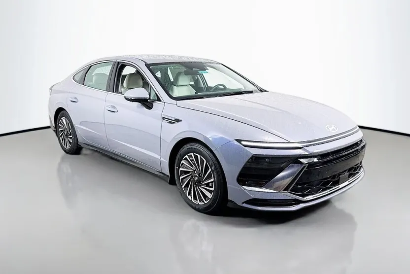 2025 Hyundai Sonata Hybrid SEL photo 1