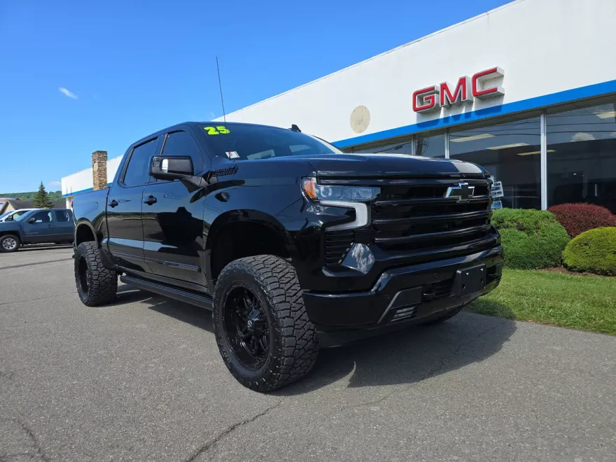 2025 Chevrolet Silverado 1500 High Country photo 1