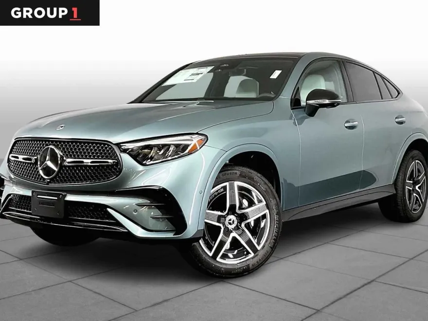 2025 Mercedes Benz GLC 300 4MATIC photo 1