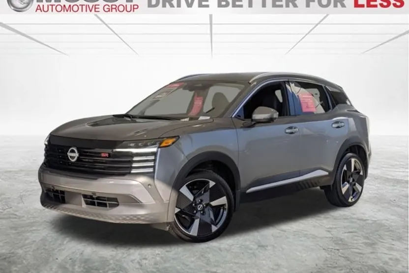 2025 Nissan Kicks SR photo 1