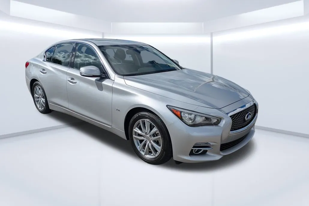 2017 Infiniti Q50 3.0t Premium photo 1