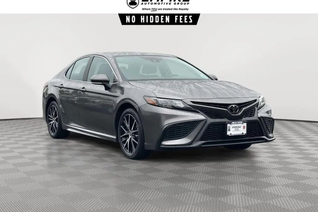 2024 Toyota Camry SE photo 1