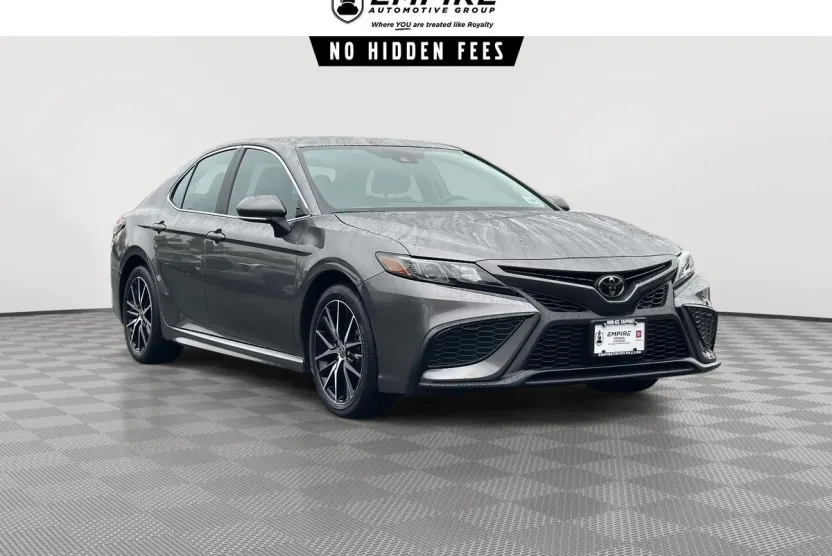 2024 Toyota Camry SE photo 1
