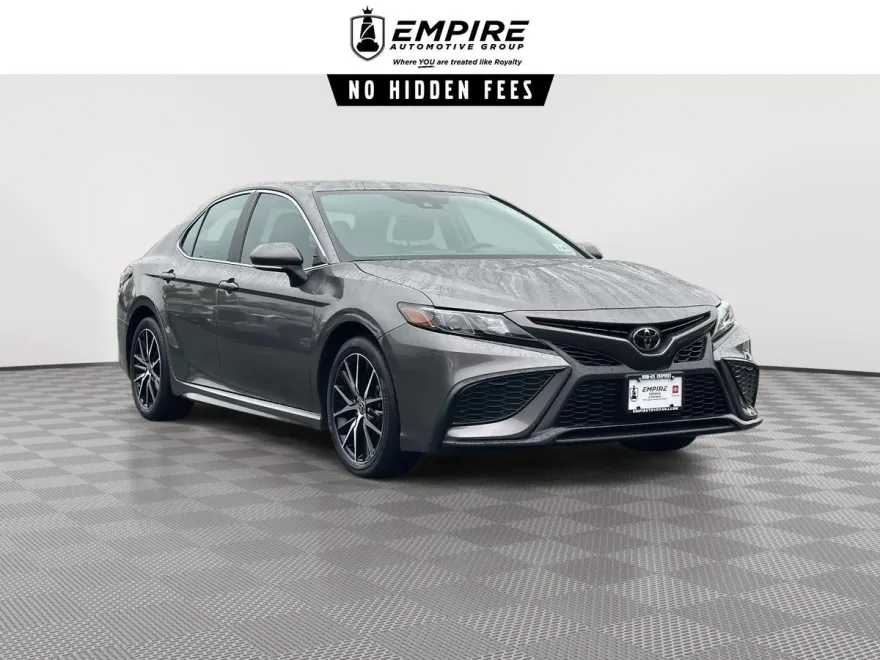 2024 Toyota Camry SE photo 1