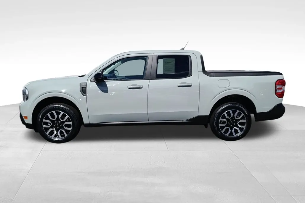 2024 Ford Maverick Lariat photo 1