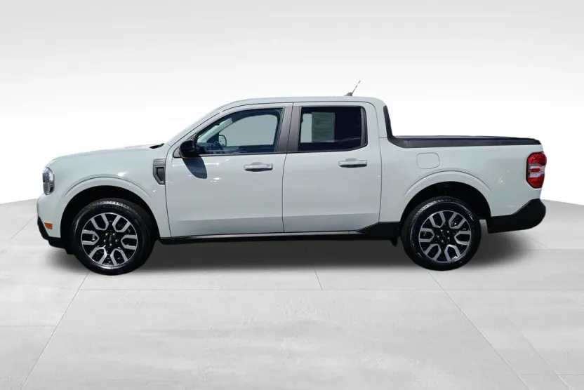 2024 Ford Maverick Lariat photo 1