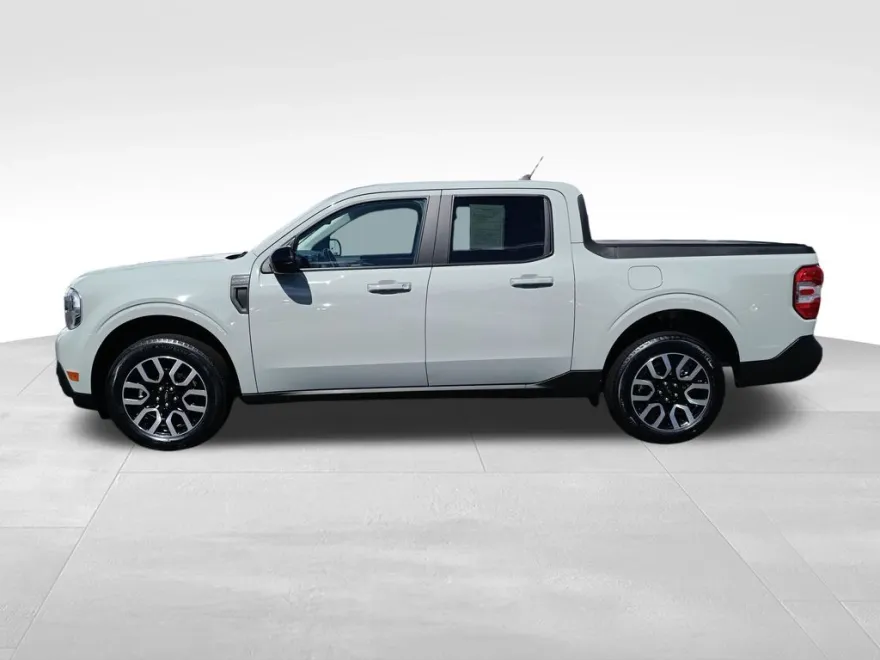 2024 Ford Maverick Lariat photo 1