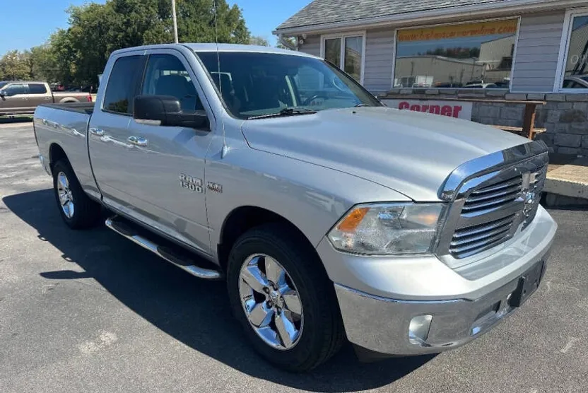 2013 Ram 1500 SLT photo 1