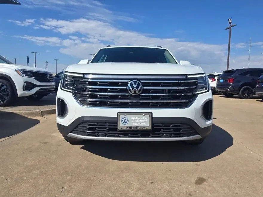 2024 Volkswagen Atlas SE Technology photo 1