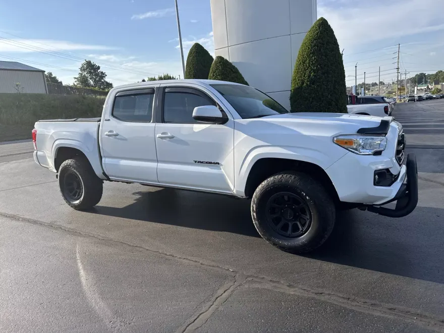 2018 Toyota Tacoma SR V6 photo 1