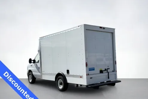 2025 Ford E-350 photo 3