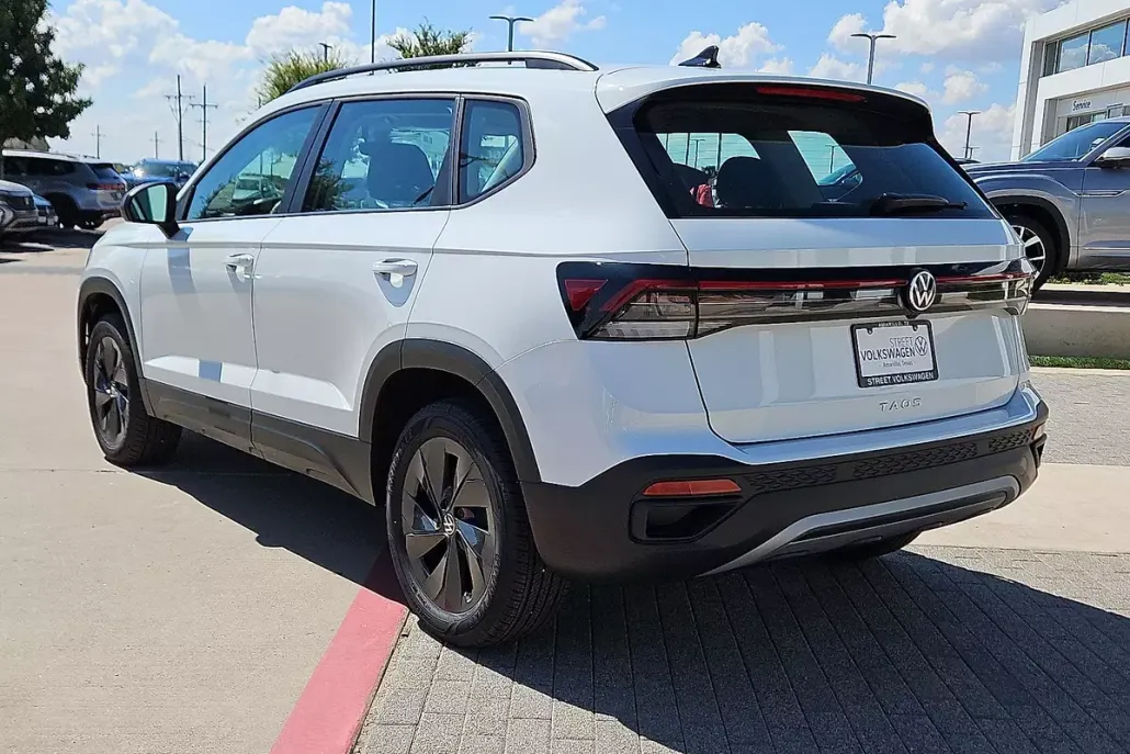 2025 Volkswagen Taos S photo 1