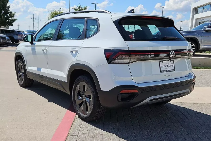 2025 Volkswagen Taos S photo 1