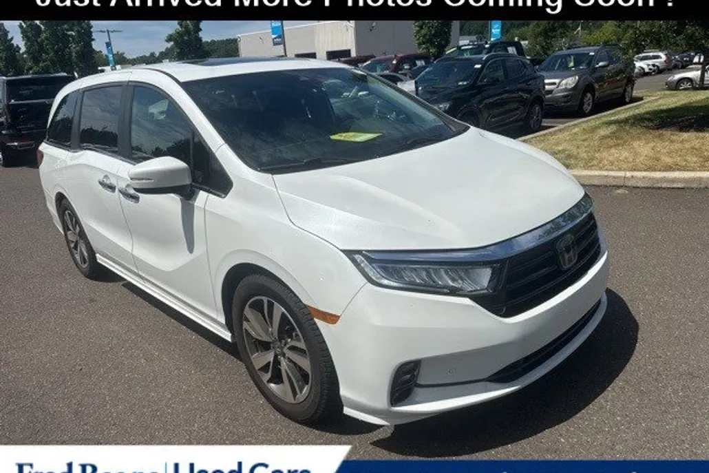 2022 Honda Odyssey Touring photo 1