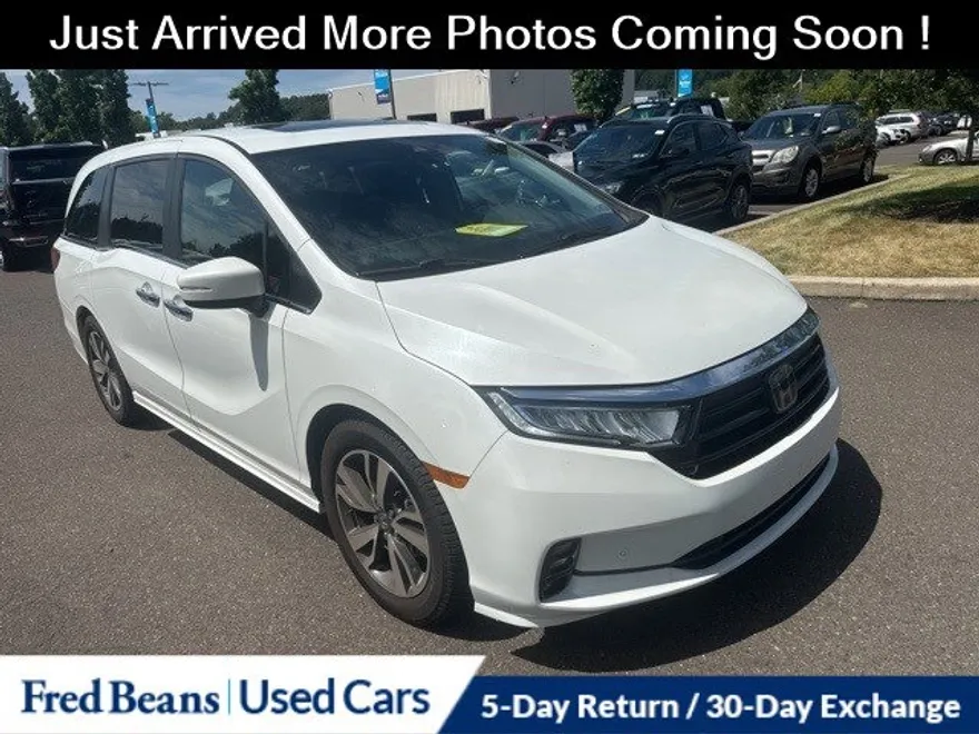 2022 Honda Odyssey Touring photo 1