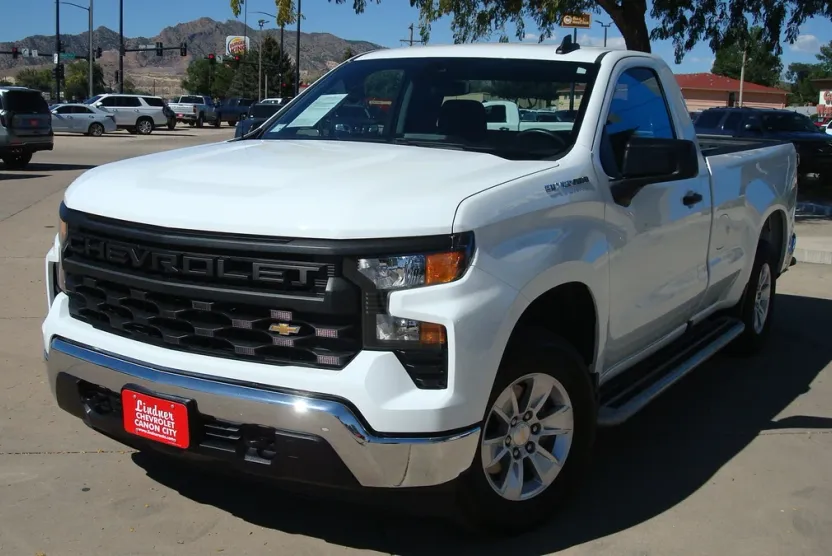 2024 Chevrolet Silverado 1500 photo 1