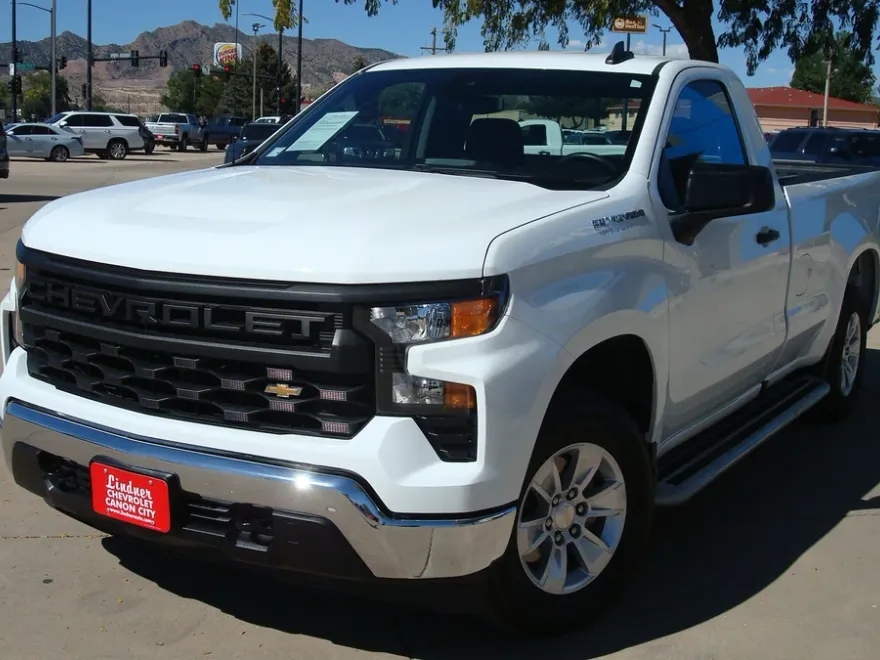 2024 Chevrolet Silverado 1500 photo 1