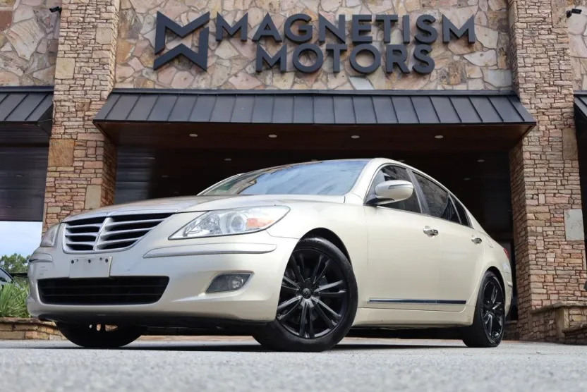 2010 Hyundai Genesis 4.6 photo 1