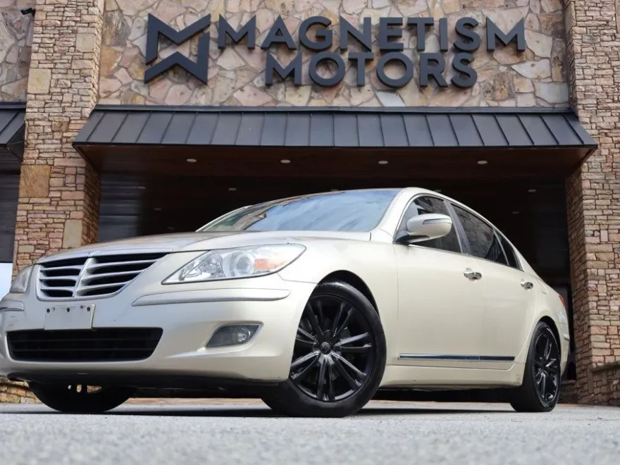 2010 Hyundai Genesis 4.6 photo 1