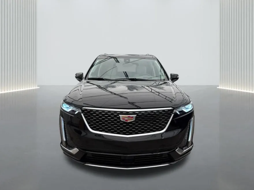 2025 Cadillac XT6 Premium Luxury photo 2