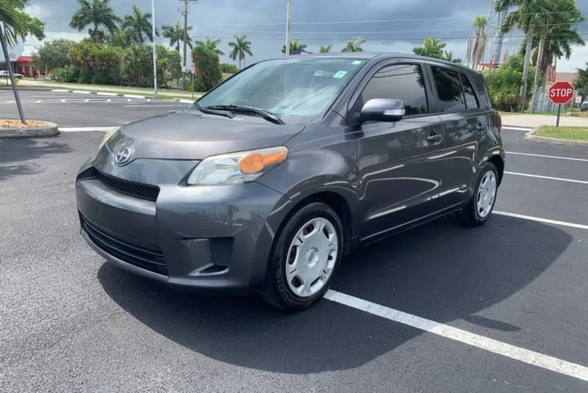 2014 Scion xD Base photo 1