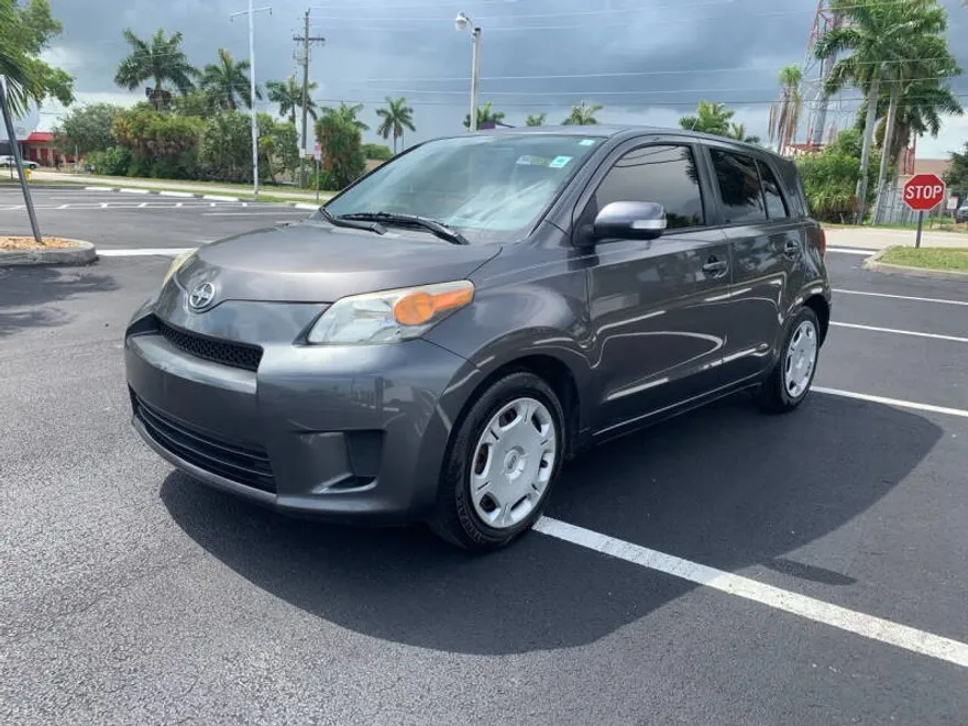 2014 Scion xD Base photo 1