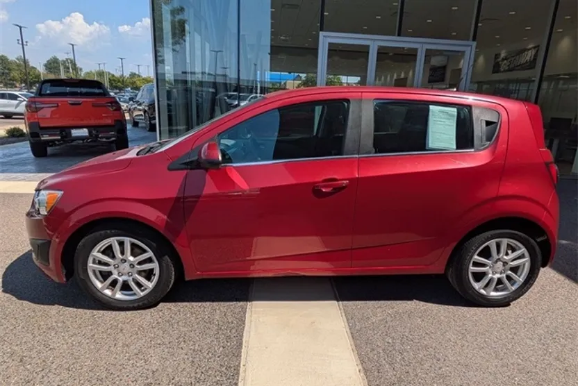 2012 Chevrolet Sonic LT photo 1