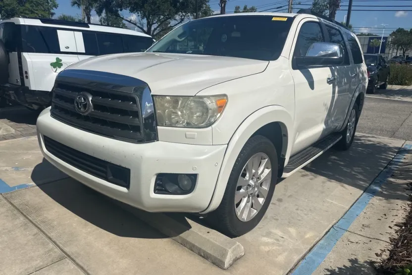 2011 Toyota Sequoia Platinum photo 1