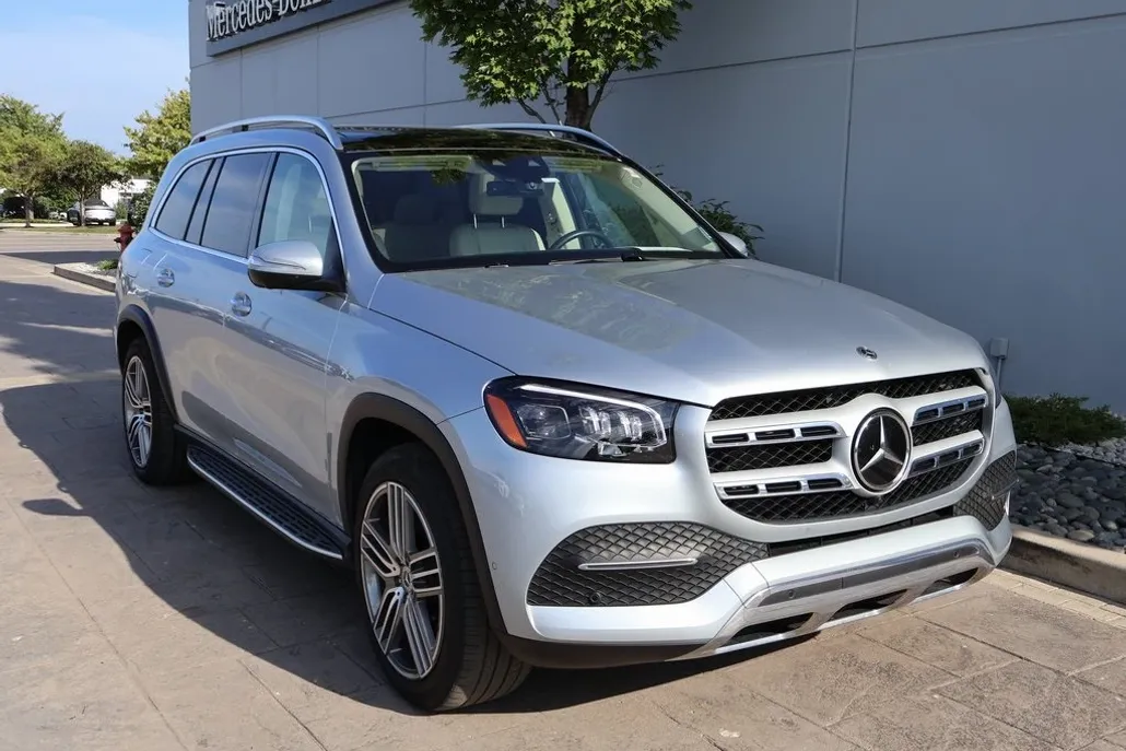 2023 Mercedes Benz GLS 450 4MATIC photo 1