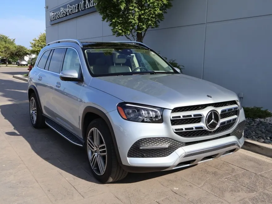 2023 Mercedes Benz GLS 450 4MATIC photo 1