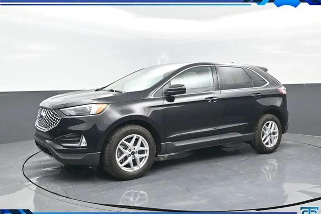 2023 Ford Edge SEL photo 1