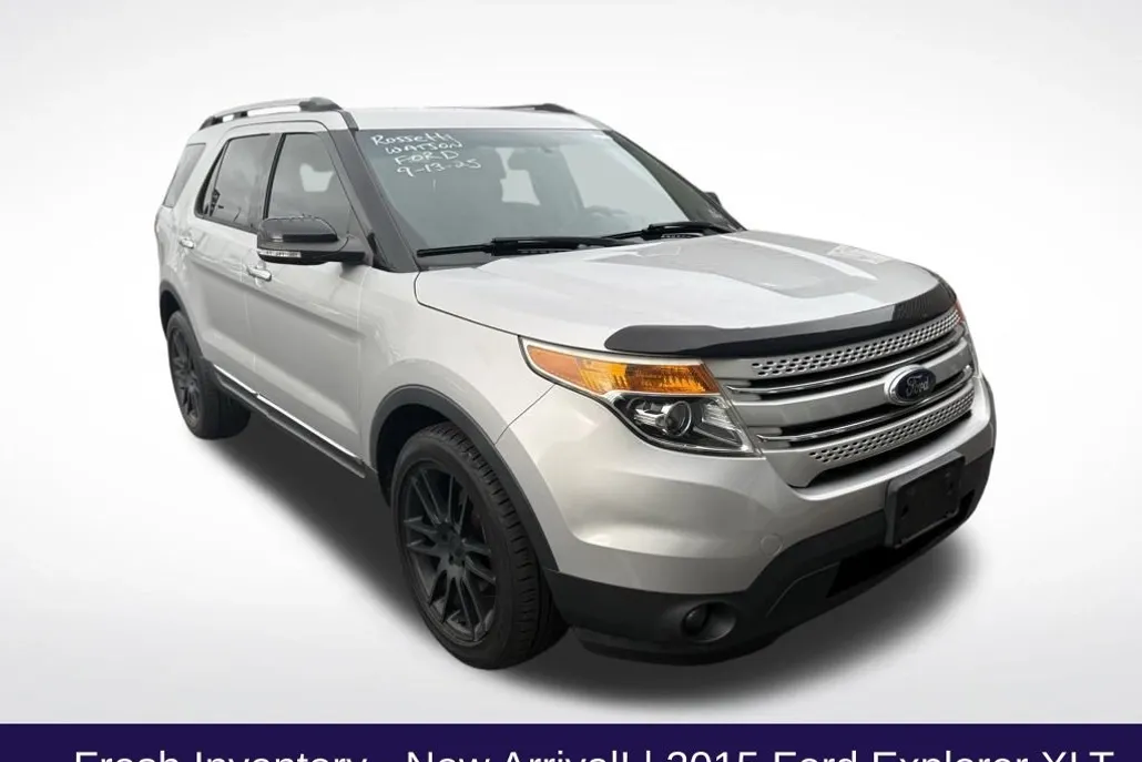 2015 Ford Explorer XLT photo 1