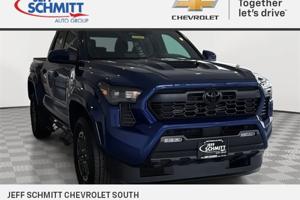 2024 Toyota Tacoma SR5 photo 1