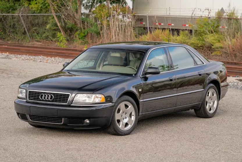2001 Audi A8 Quattro L photo 1