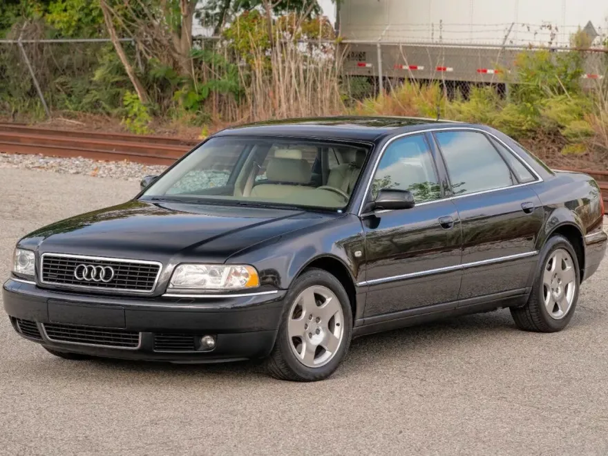 2001 Audi A8 Quattro L photo 1