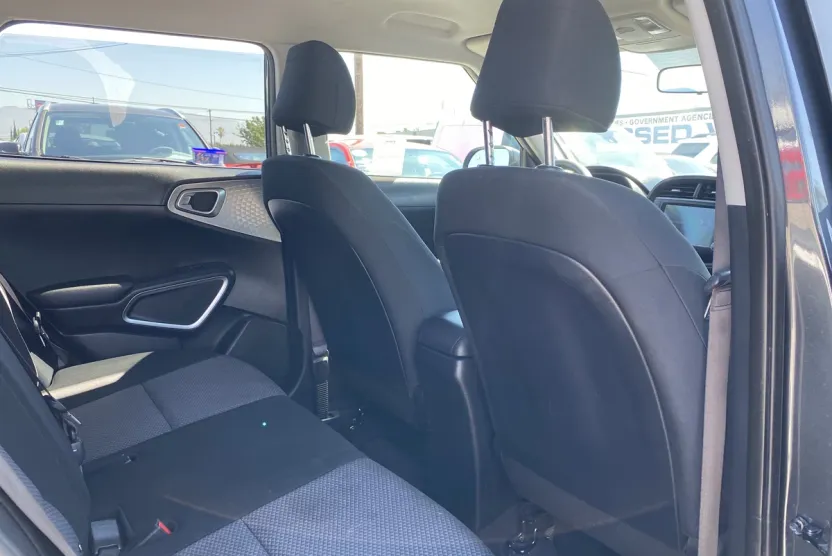2022 Kia Soul LX photo 1
