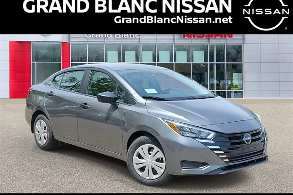 2025 Nissan Versa 1.6 S photo 1