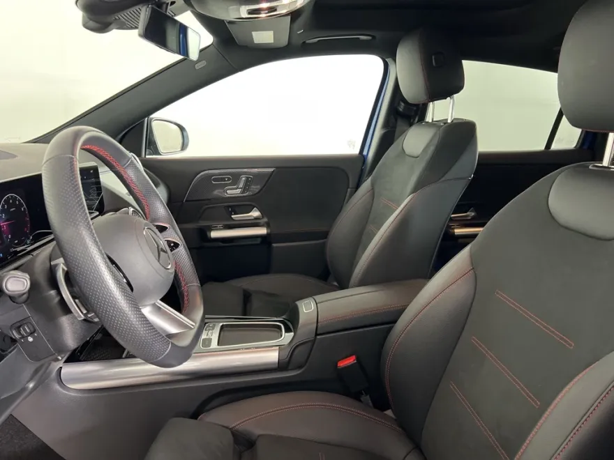 2025 Mercedes Benz GLA 250 4MATIC photo 1