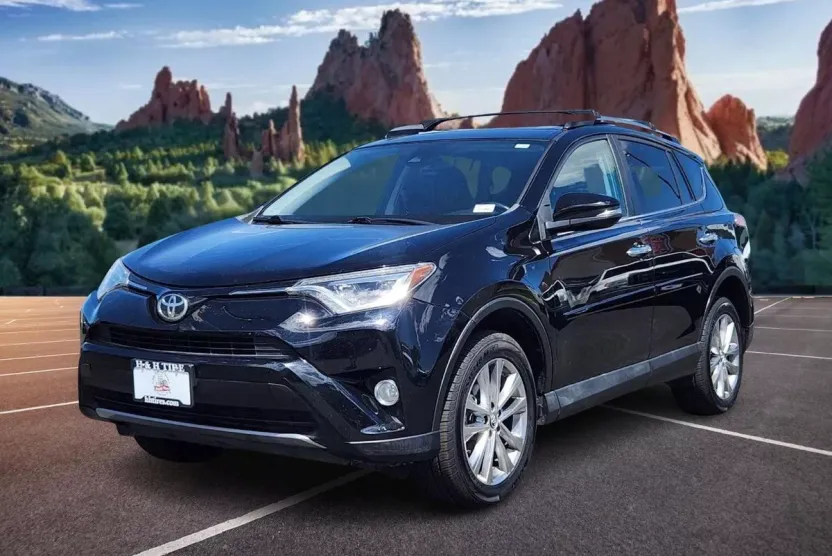 2018 Toyota RAV4 Limited photo 1