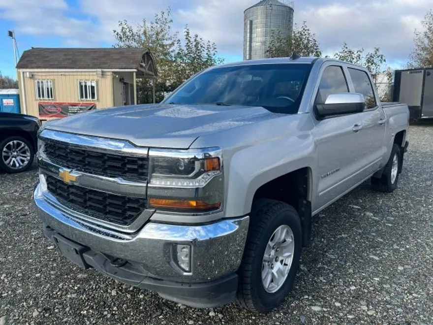 2018 Chevrolet Silverado 1500 LT photo 1