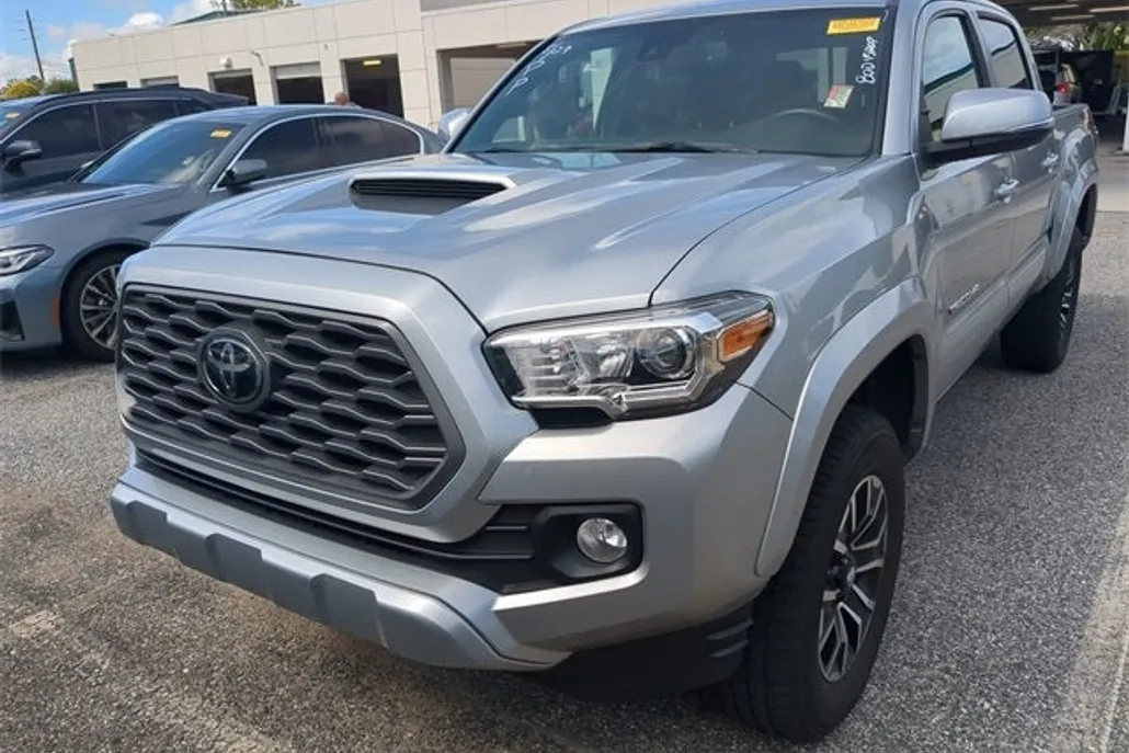2023 Toyota Tacoma TRD Sport V6 photo 1