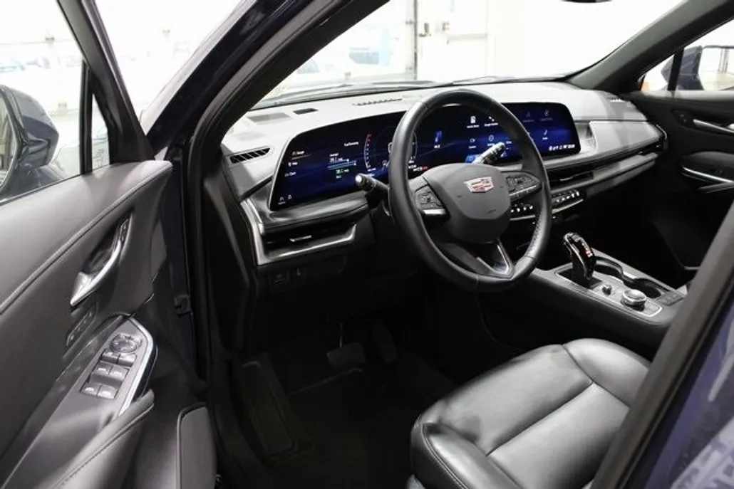 2025 Cadillac XT4 Premium Luxury photo 1