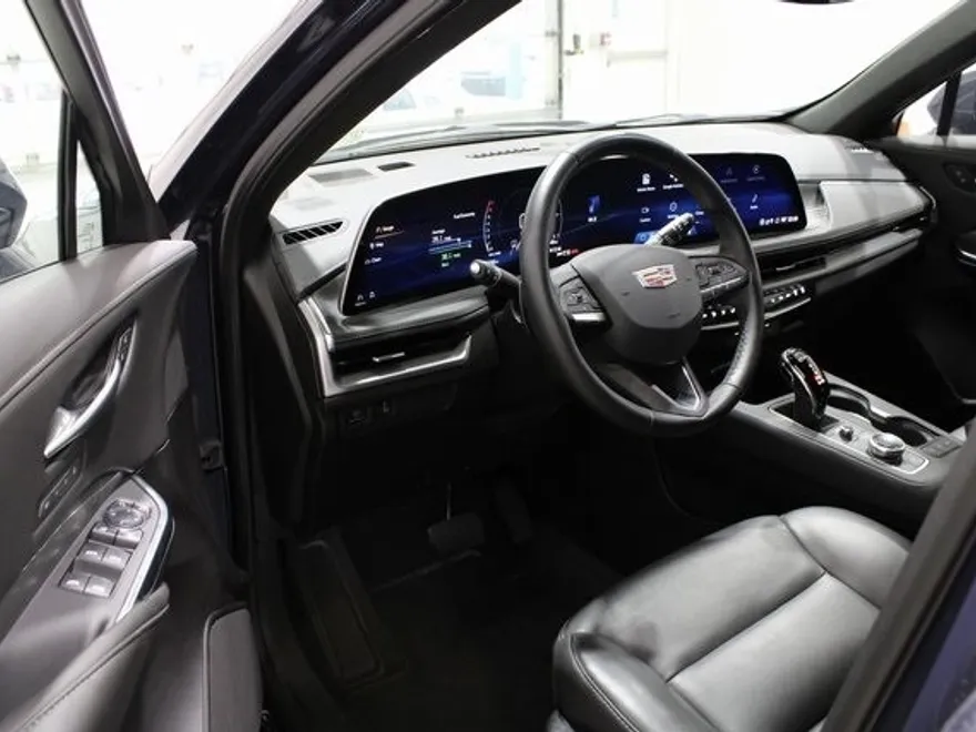 2025 Cadillac XT4 Premium Luxury photo 1