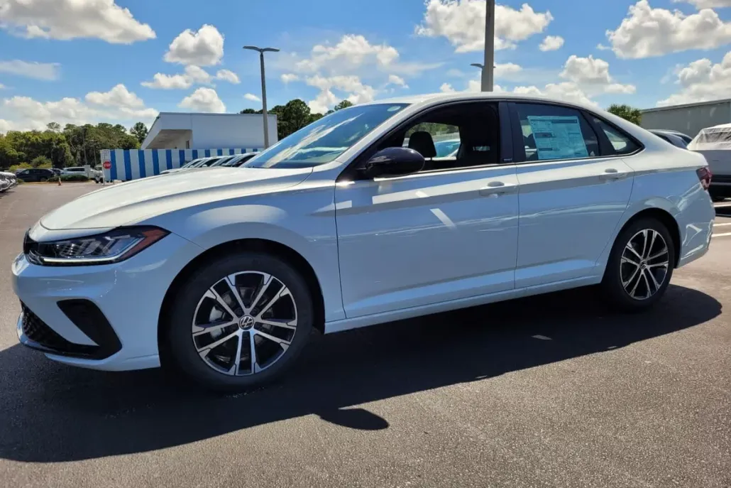 2025 Volkswagen Jetta 1.5T Sport photo 1