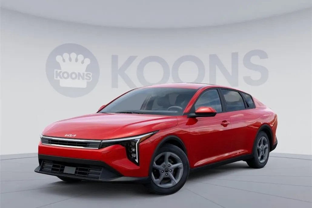 2025 Kia K4 LXS photo 1