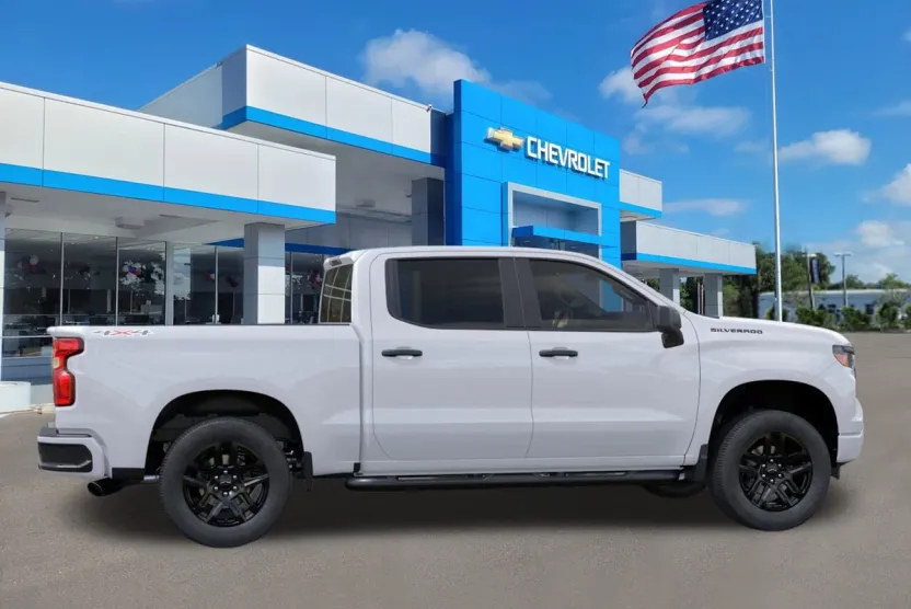 2026 Chevrolet Silverado 1500 Custom photo 1