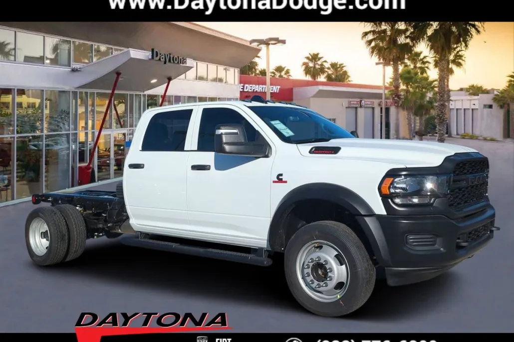 2024 Ram 5500 Tradesman photo 1