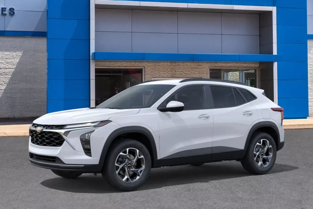 2025 Chevrolet Trax LT photo 1